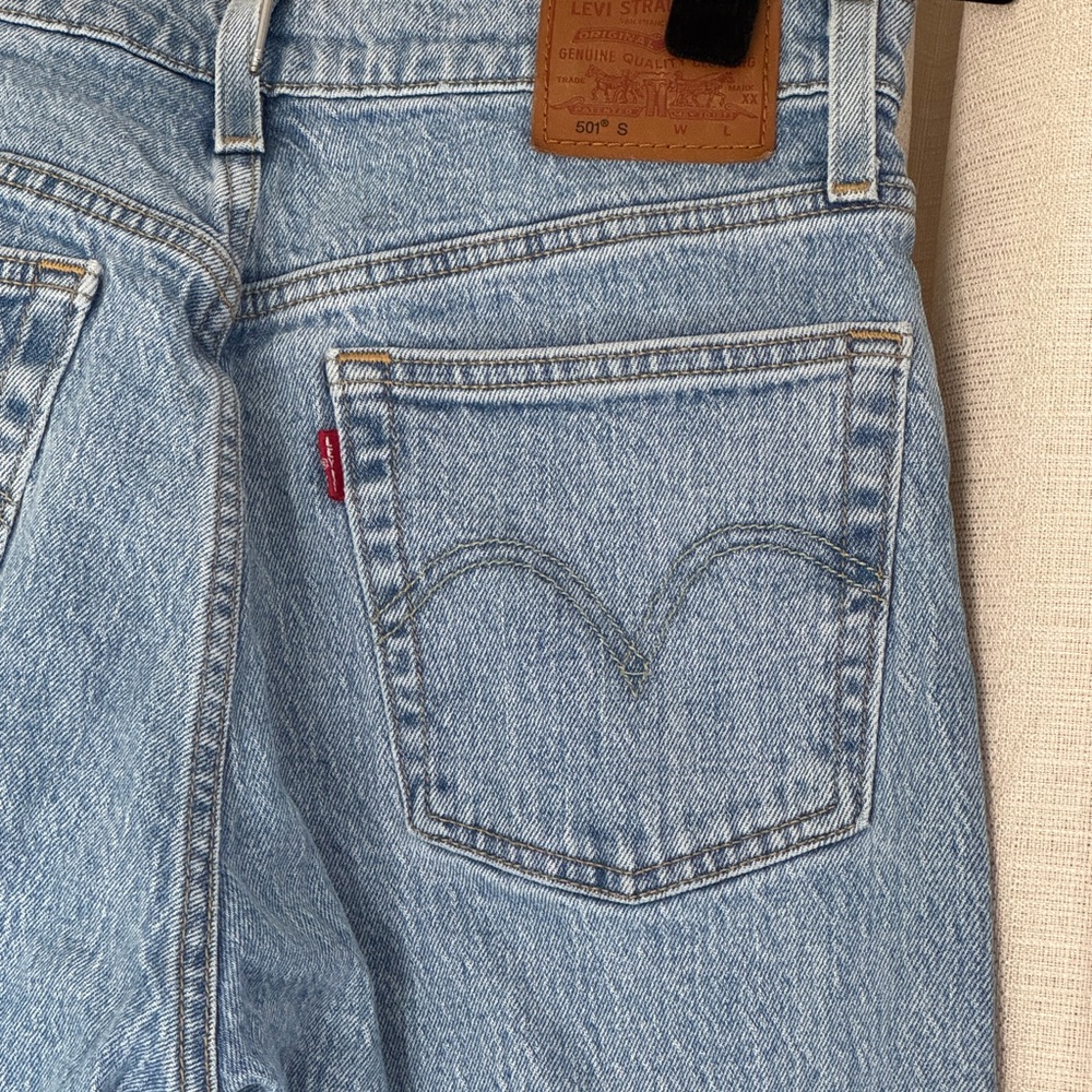 Women’s Levi's 501 Light Blue Denim Jeans - great condition